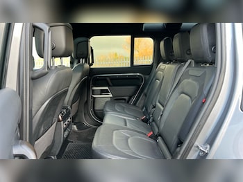 Used Land Rover Defender 2023 for sale - 76907985: Photo