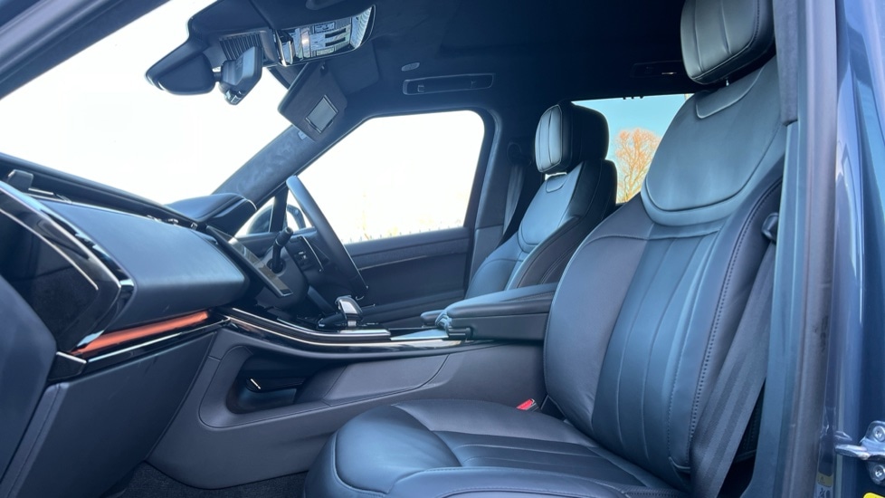 Used Land Rover Range Rover Sport 2025 for sale - 77043015: Photo 3