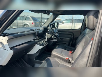 Used Land Rover Defender 2024 for sale - 75417040: Photo