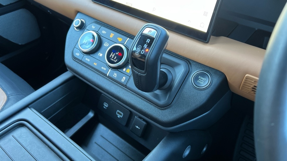 Used Land Rover Defender 2024 for sale - 76851146: Photo 13