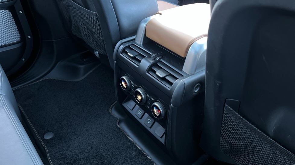 Used Land Rover Defender 2024 for sale - 76851146: Photo 18