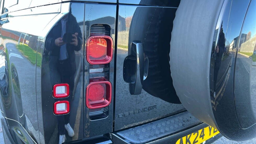 Used Land Rover Defender 2024 for sale - 76851146: Photo 19