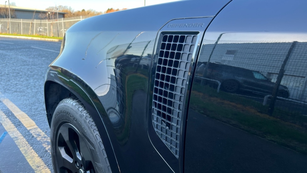 Used Land Rover Defender 2024 for sale - 76851146: Photo 20