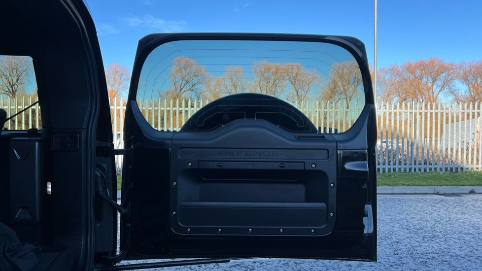 Used Land Rover Defender 2024 for sale - 76851146: Photo 23