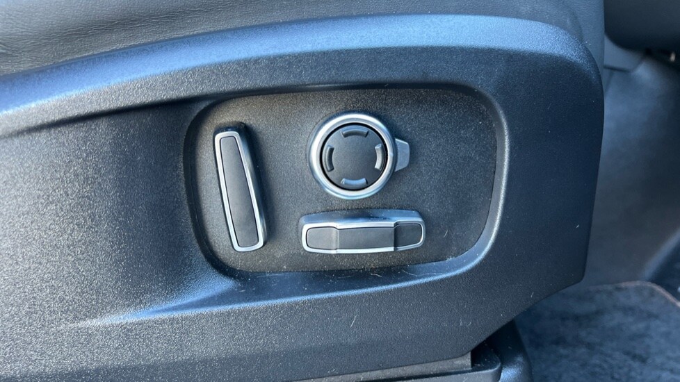 Used Land Rover Defender 2024 for sale - 76851146: Photo 43