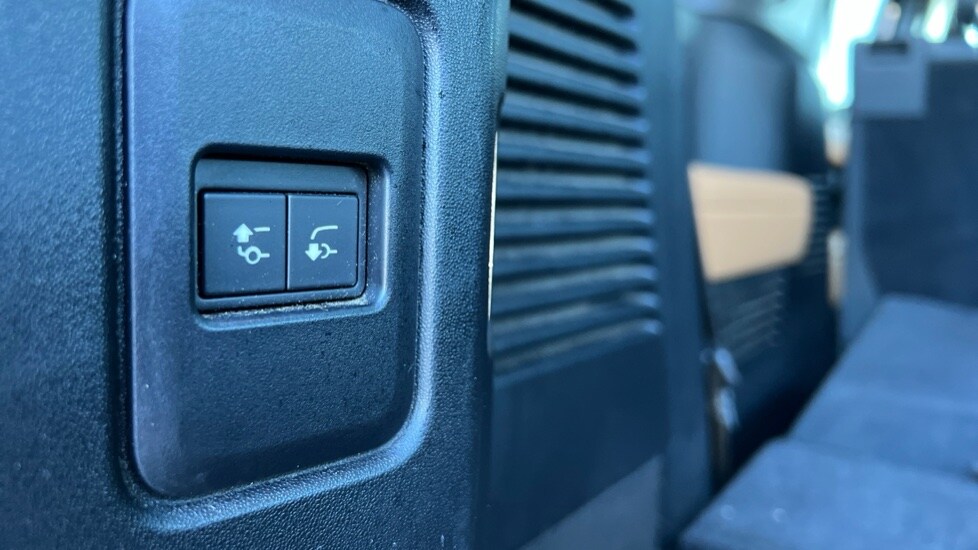 Used Land Rover Defender 2024 for sale - 76851146: Photo 46