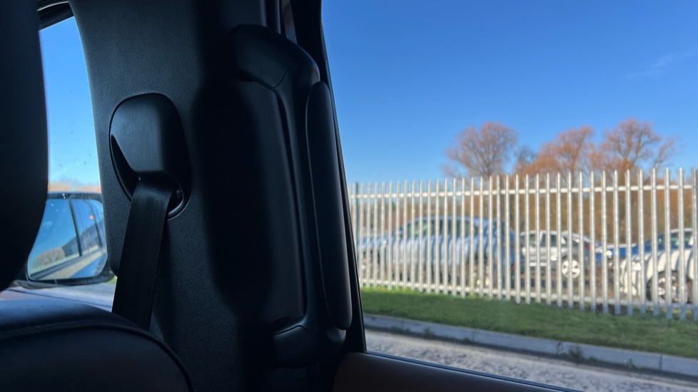 Used Land Rover Defender 2024 for sale - 76851146: Photo 54