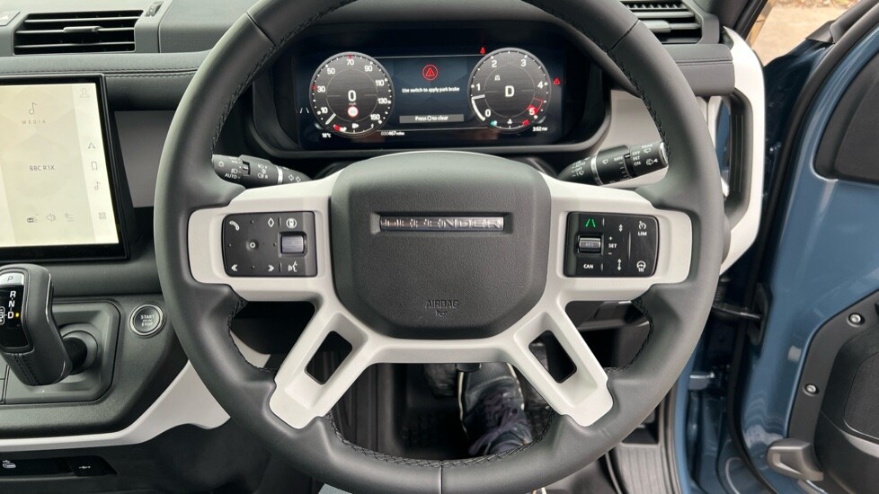 Used Land Rover Defender 2025 for sale - 76161357: Photo 15