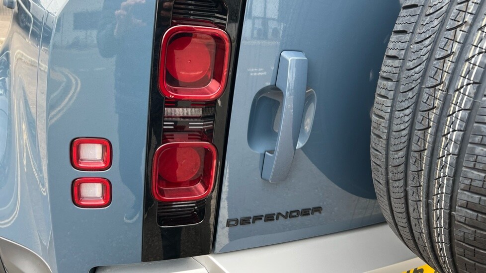 Used Land Rover Defender 2025 for sale - 76161357: Photo 19