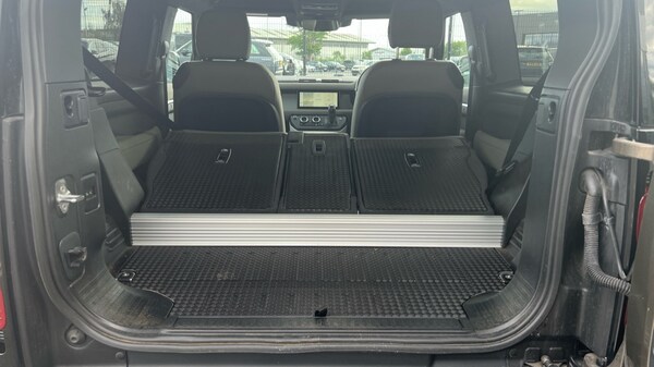 Used Land Rover Defender 2023 for sale - 75231094: Photo 10