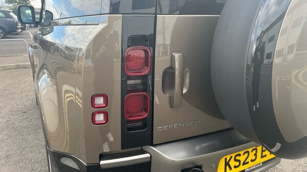 Used Land Rover Defender 2023 for sale - 75231094: Photo 19