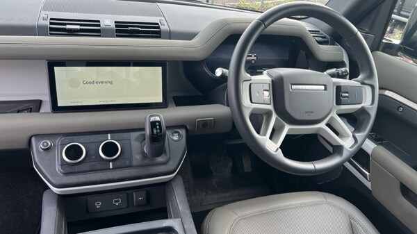 Used Land Rover Defender 2023 for sale - 75231094: Photo 24