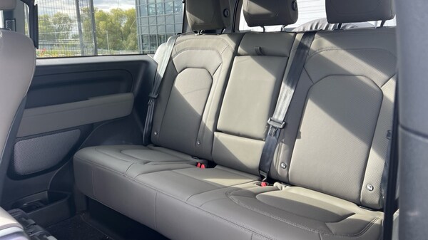 Used Land Rover Defender 2023 for sale - 75231094: Photo 4