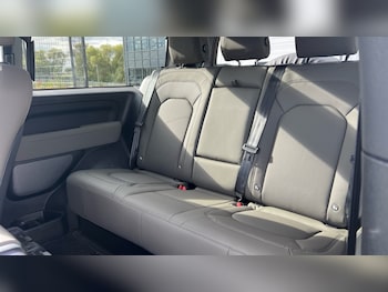 Used Land Rover Defender 2023 for sale - 75231094: Photo