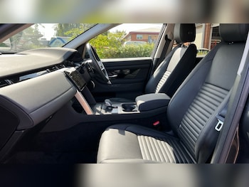 Used Land Rover Discovery Sport 2024 for sale - 76501472: Photo