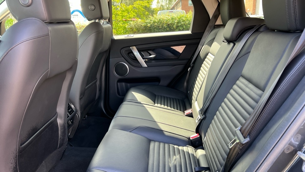 Used Land Rover Discovery Sport 2024 for sale - 76501472: Photo 4