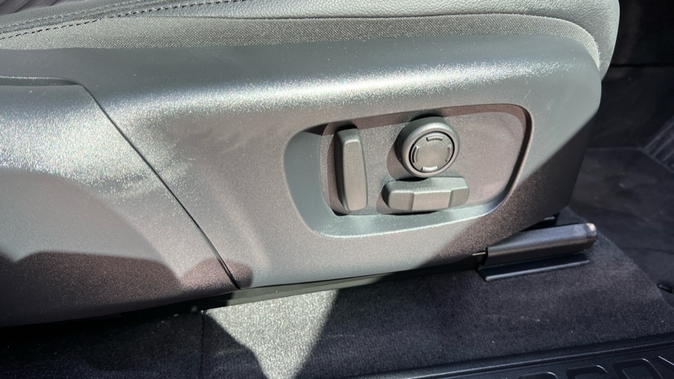 Used Land Rover Discovery Sport 2024 for sale - 76501472: Photo 52