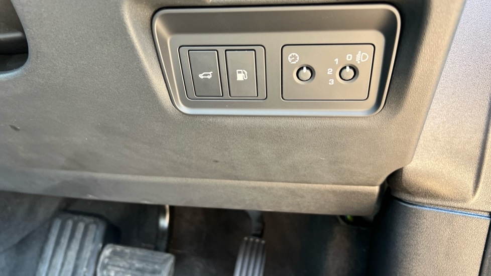 Used Land Rover Discovery Sport 2024 for sale - 76501472: Photo 54