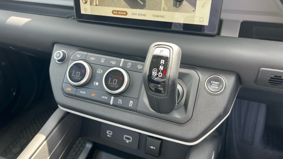 Used Land Rover Defender 2023 for sale - 76487470: Photo 13