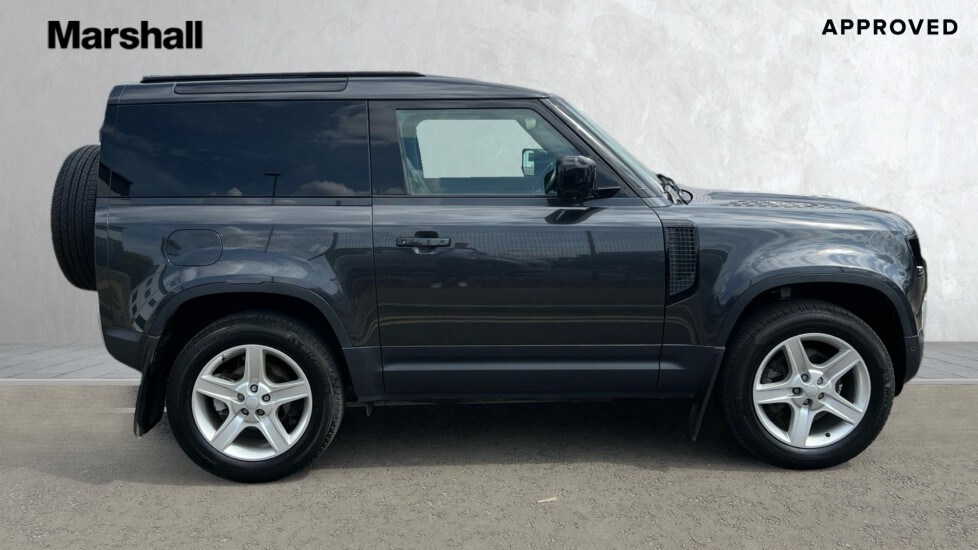 Used Land Rover Defender 2023 for sale - 76487470: Photo 5