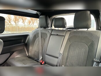 Used Land Rover Defender 2021 for sale - 76704476: Photo