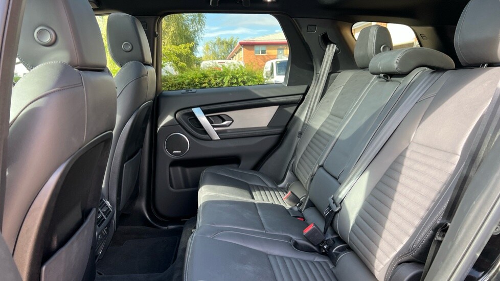 Used Land Rover Discovery Sport 2024 for sale - 76203905: Photo 4