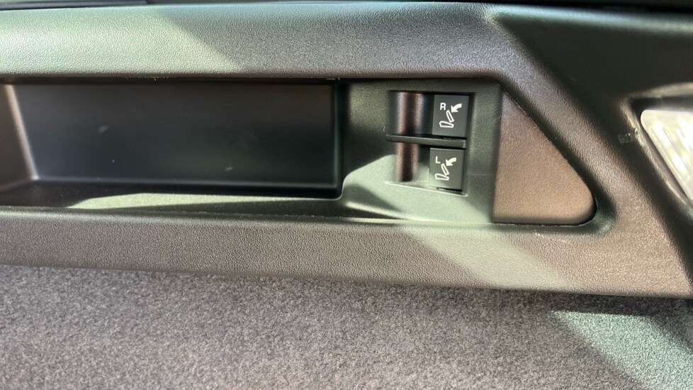 Used Land Rover Discovery Sport 2024 for sale - 76203905: Photo 49