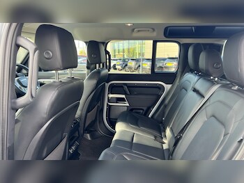 Used Land Rover Defender 2023 for sale - 76079197: Photo
