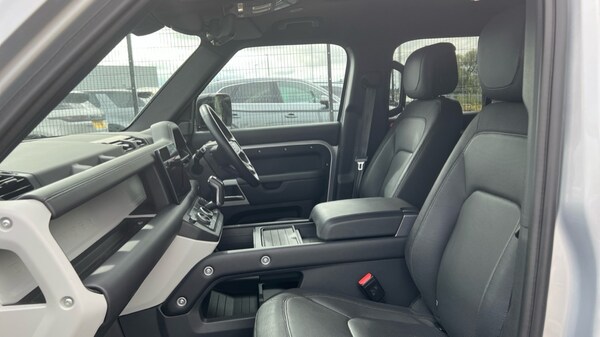 Used Land Rover Defender 2023 for sale - 75112275: Photo 3