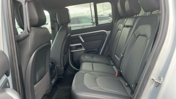 Used Land Rover Defender 2023 for sale - 75112275: Photo 4