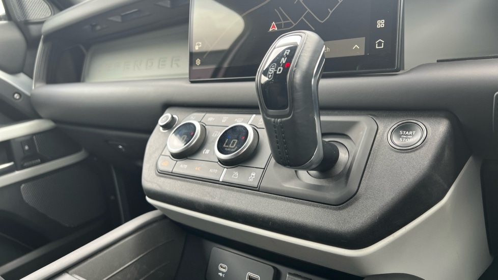 Used Land Rover Defender 2023 for sale - 76552425: Photo 13