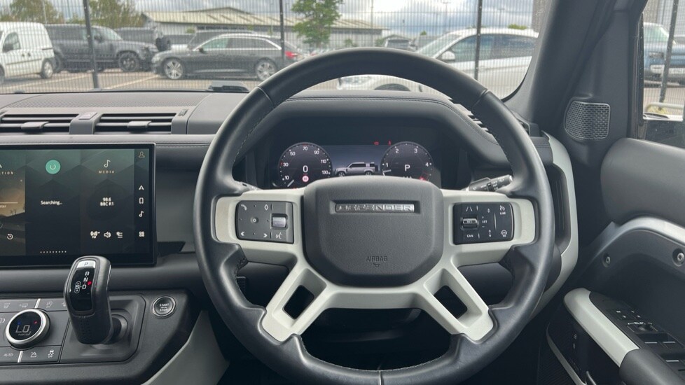 Used Land Rover Defender 2023 for sale - 76552425: Photo 15