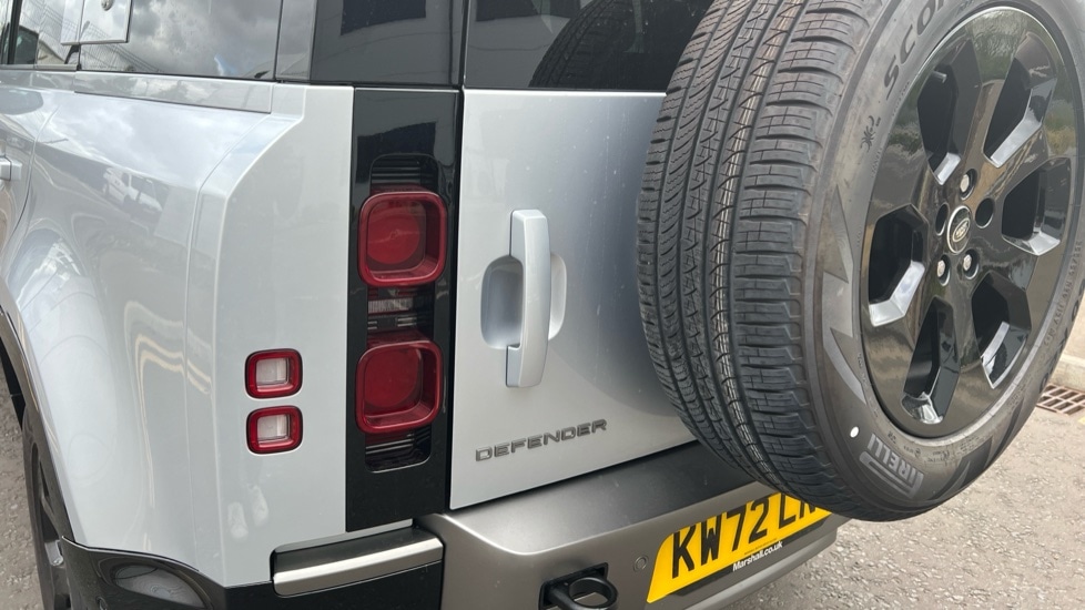 Used Land Rover Defender 2023 for sale - 76552425: Photo 19