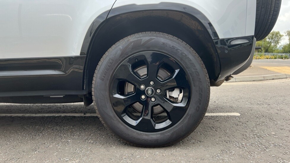 Used Land Rover Defender 2023 for sale - 76552425: Photo 29