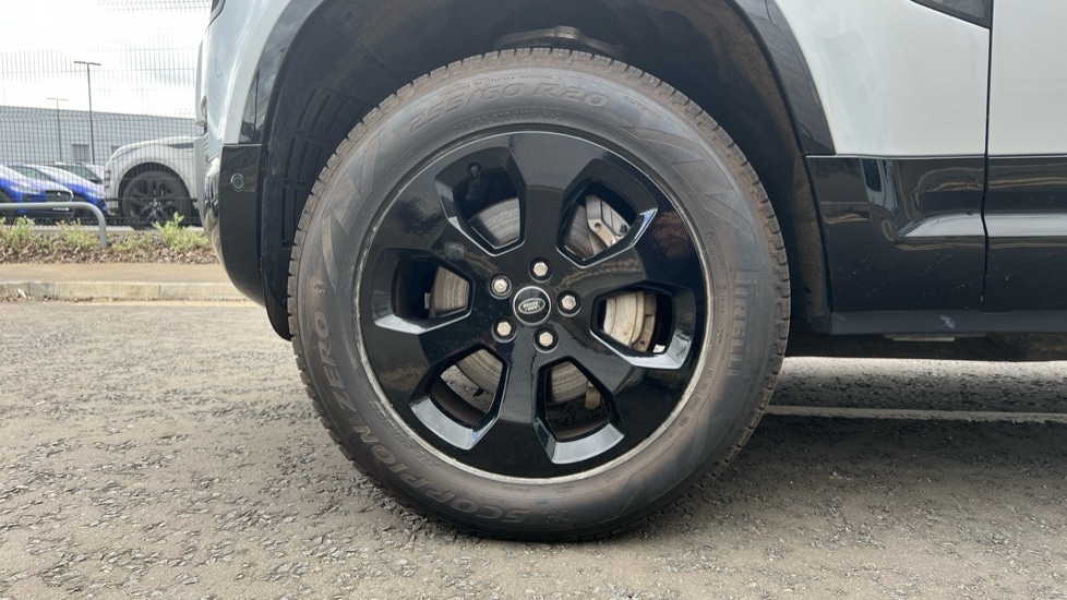 Used Land Rover Defender 2023 for sale - 76552425: Photo 31