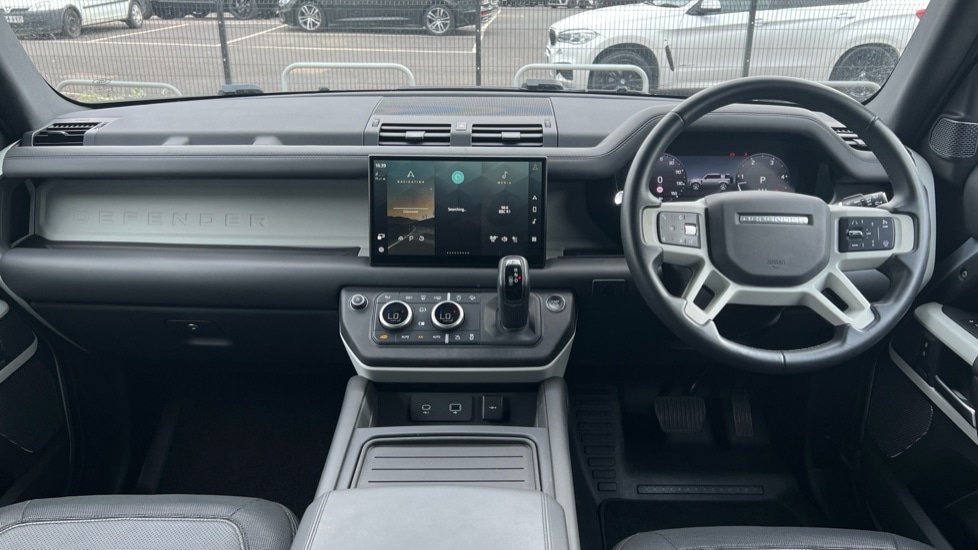Used Land Rover Defender 2023 for sale - 76552425: Photo 9