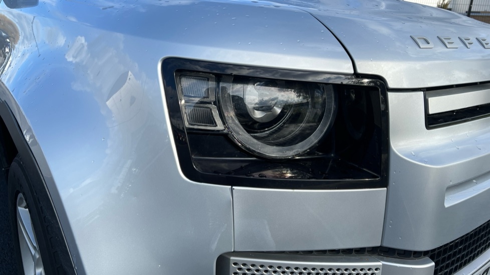 Used Land Rover Defender 2023 for sale - 76442105: Photo 17