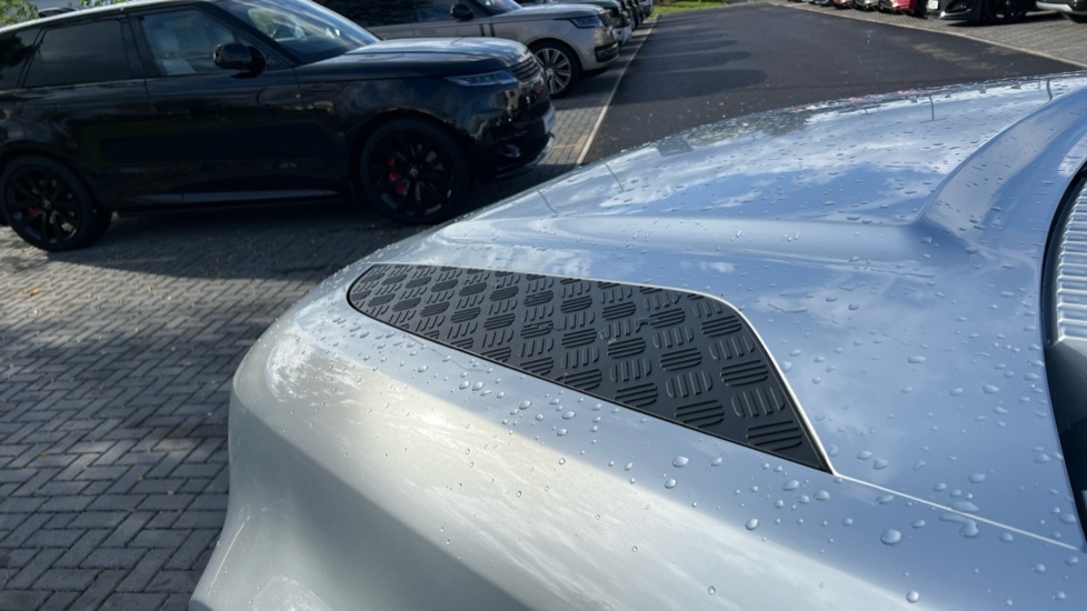 Used Land Rover Defender 2023 for sale - 76442105: Photo 22