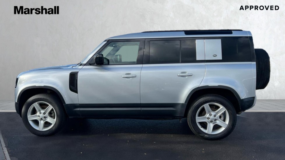 Used Land Rover Defender 2023 for sale - 76442105: Photo 26