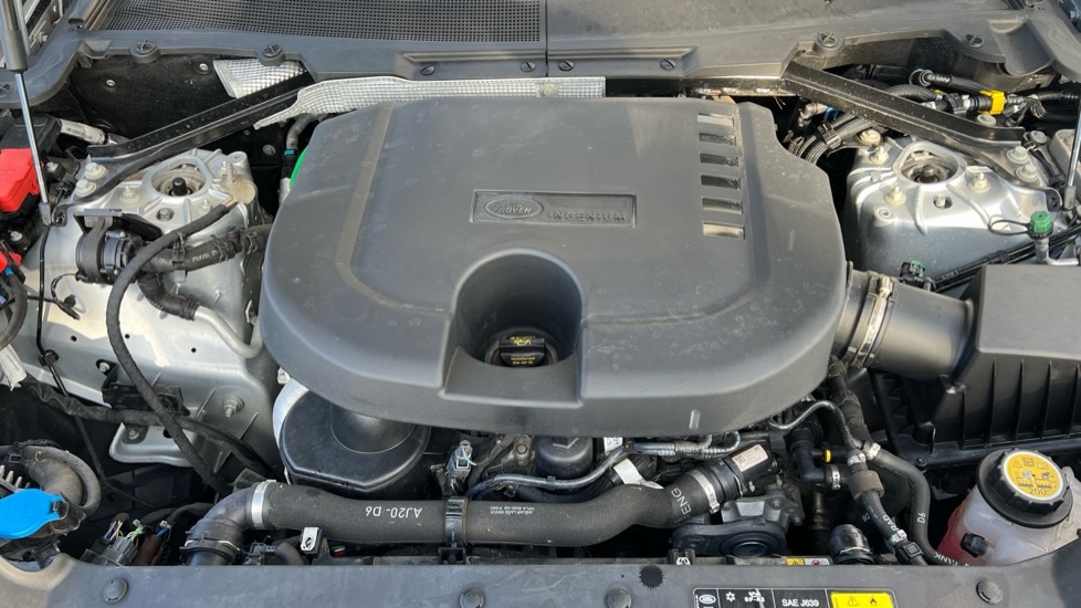 Used Land Rover Defender 2023 for sale - 76442105: Photo 30