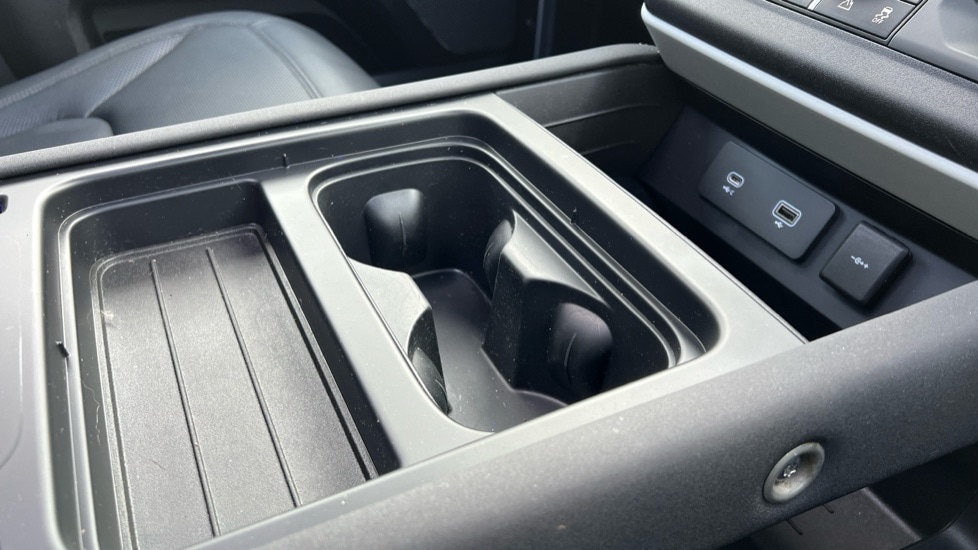 Used Land Rover Defender 2023 for sale - 76442105: Photo 41