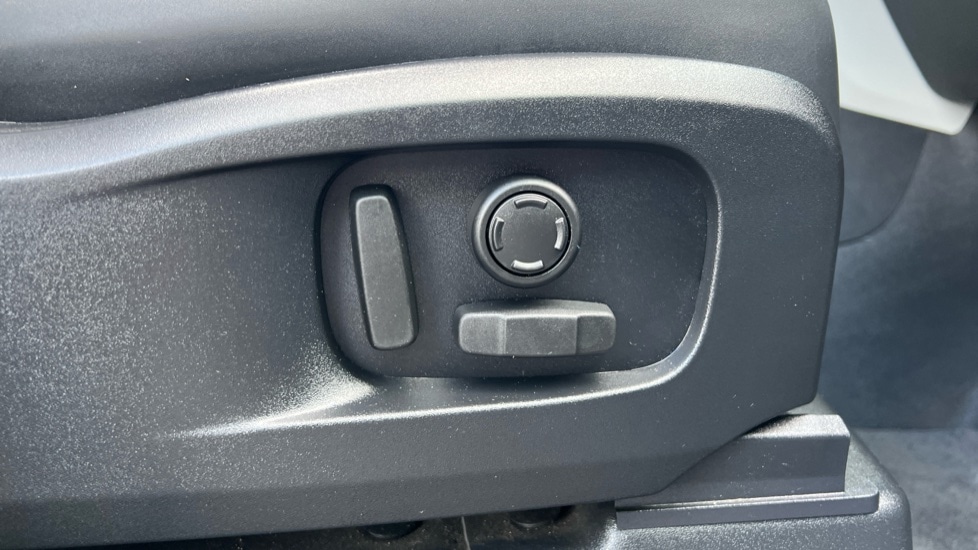 Used Land Rover Defender 2023 for sale - 76442105: Photo 47