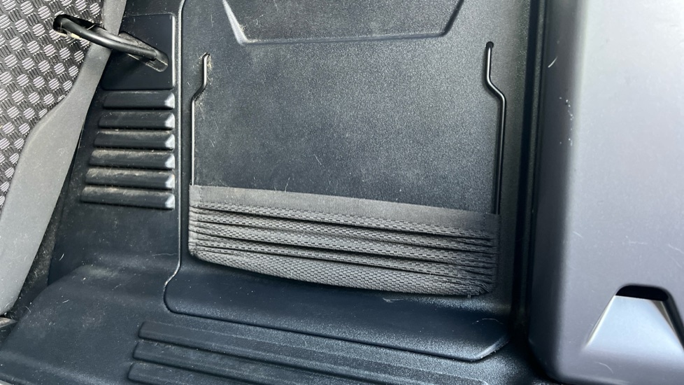 Used Land Rover Defender 2023 for sale - 76442105: Photo 48