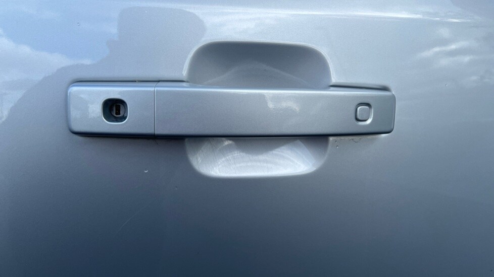 Used Land Rover Defender 2023 for sale - 76442105: Photo 50