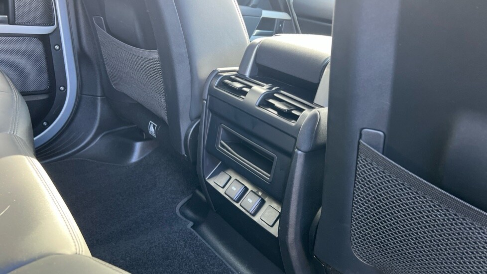 Used Land Rover Defender 2023 for sale - 76552458: Photo 18