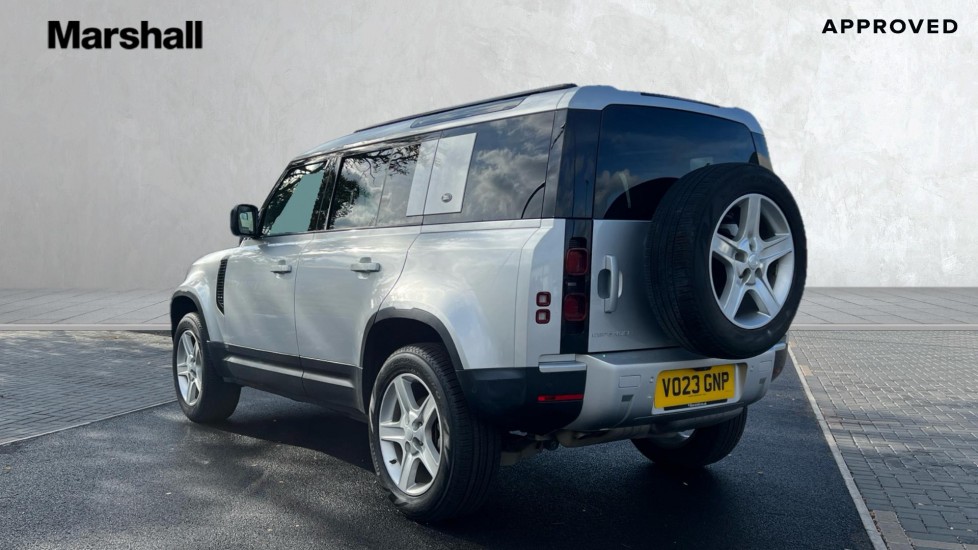 Used Land Rover Defender 2023 for sale - 76552458: Photo 2