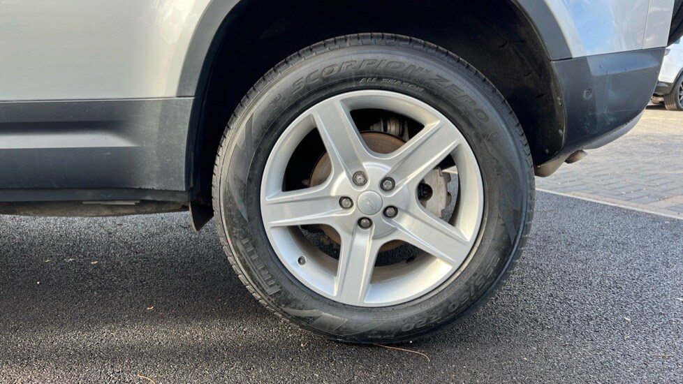 Used Land Rover Defender 2023 for sale - 76552458: Photo 33