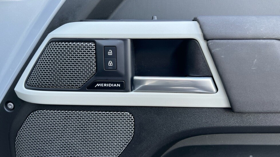 Used Land Rover Defender 2023 for sale - 76552458: Photo 37