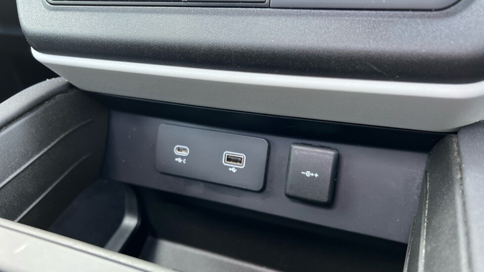 Used Land Rover Defender 2023 for sale - 76552458: Photo 40