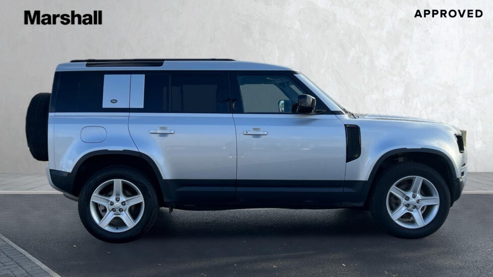 Used Land Rover Defender 2023 for sale - 76552458: Photo 5